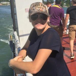 Meet your Posher, Lisa